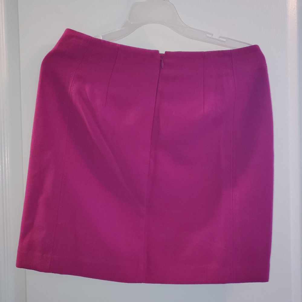 Loft Mini Pencil Skirt Size 6 Petite in Magenta/fuschia